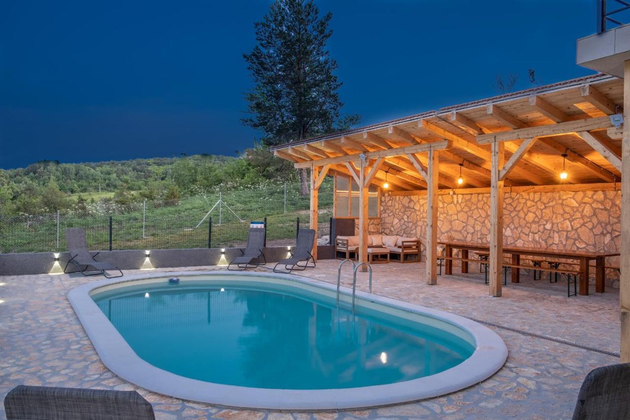 Villa Nesa - Beautiful Guest House At Continental Croatia With Outdoor Swimming Pool, Sauna And 3 Bedrooms Plaski Exterior photo