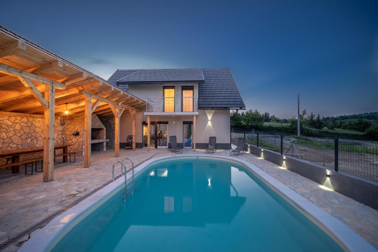 Villa Nesa - Beautiful Guest House At Continental Croatia With Outdoor Swimming Pool, Sauna And 3 Bedrooms Plaski Exterior photo